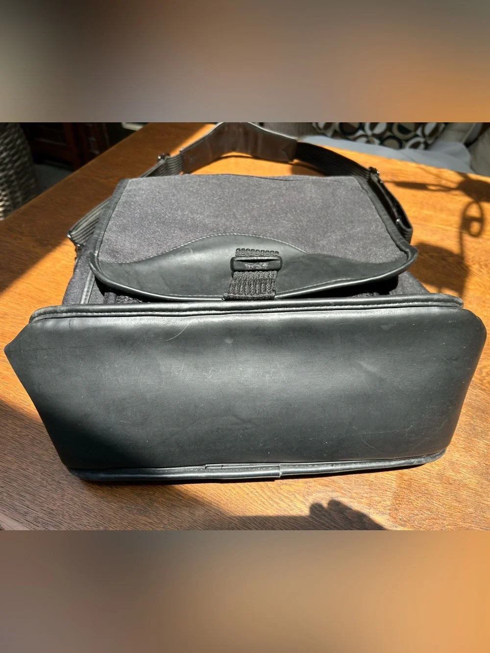 Black Men's Messenger Bag to Classic Travel WorkBag/ computer, weekend clothing.